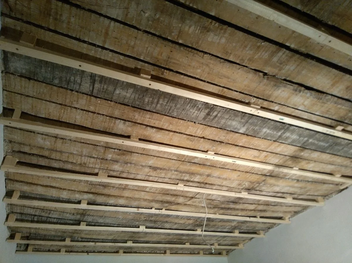 Schillerstraße 5, Deckenmontage: Nix für Hosenscheißer.