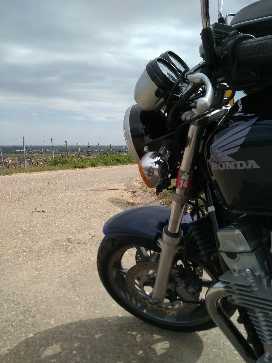 Die Motorradsaison hat begonnen. #sevenfifty