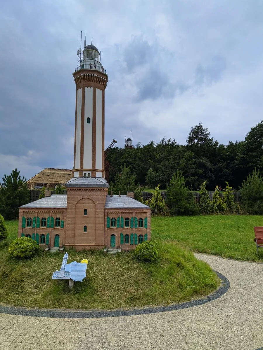 Leuchtturm-Minimundus (hinten sieht man die Spitze des Originals)