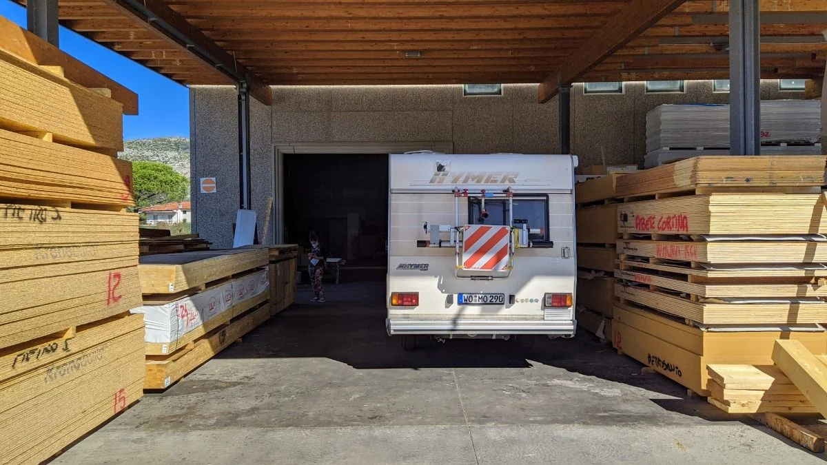 Holzeinkäufe und sonstiges kann man auch mit dem Camper erledigen