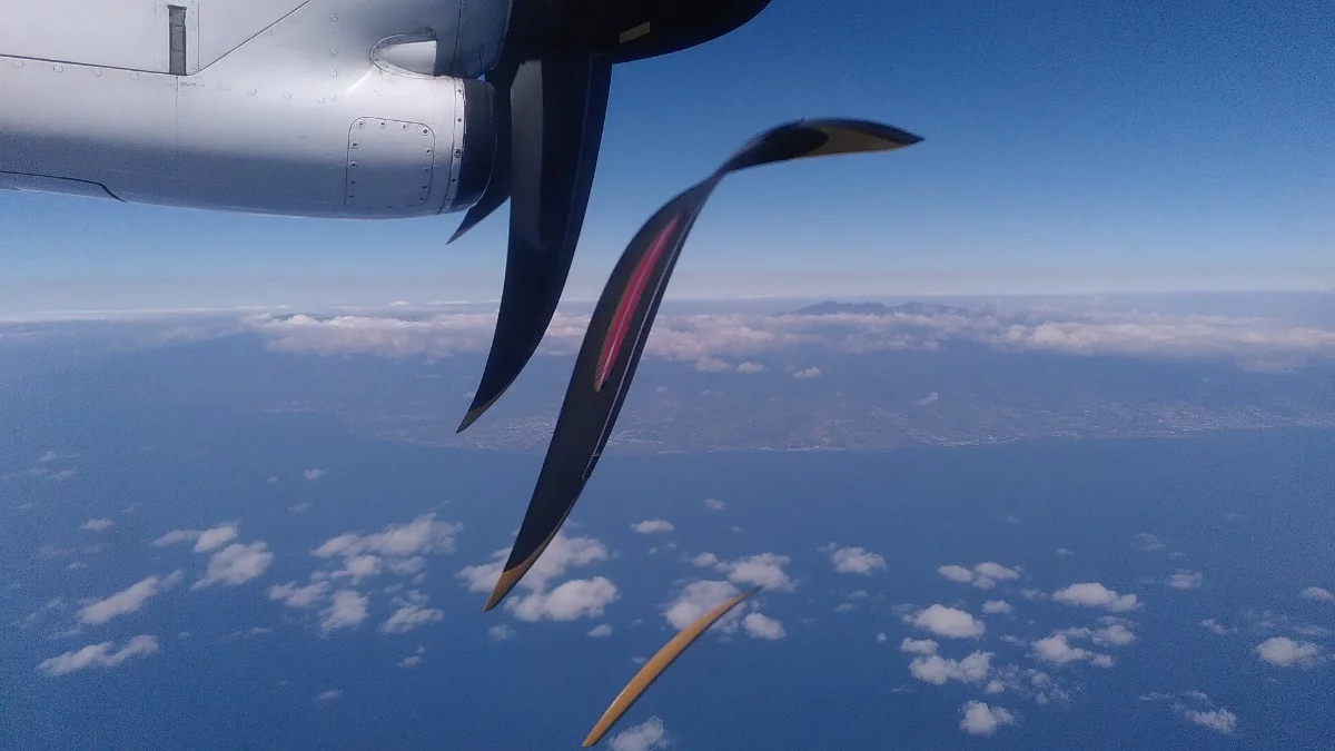 Oh, mein Flugzeug verteilt sich 🤭 keine Ahnung was meine Kamera da sieht beim Rückflug nach La Réunion