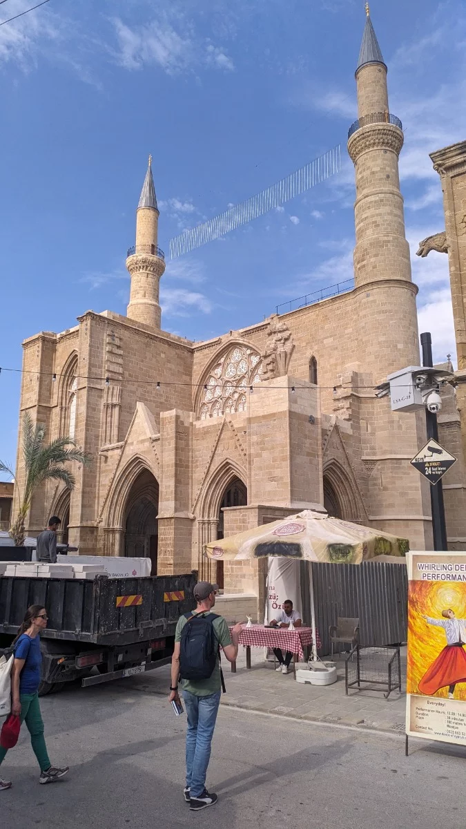 Kirche zur Moschee umgebaut (ein Blick in die Zukunft des Kölner Domes?)